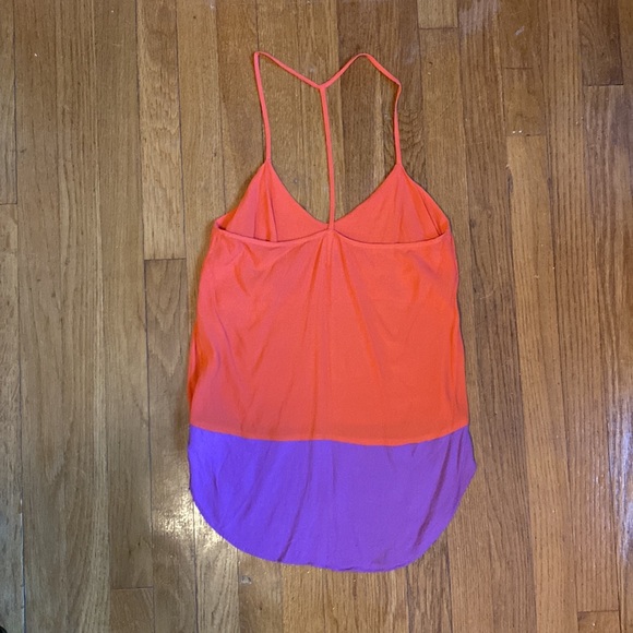 Line & Dot Color Block Top - Picture 2 of 6